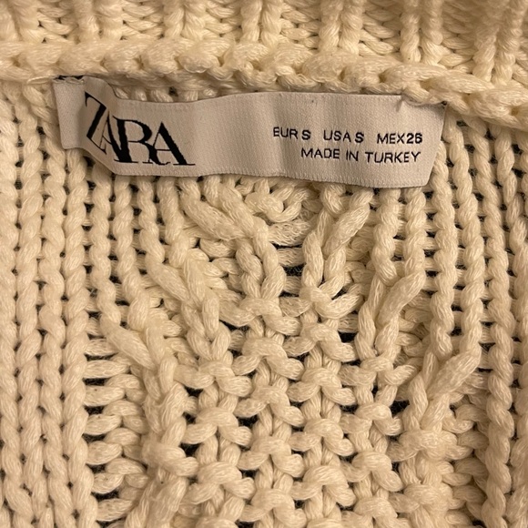 Zara White Sweater. - Picture 4 of 7